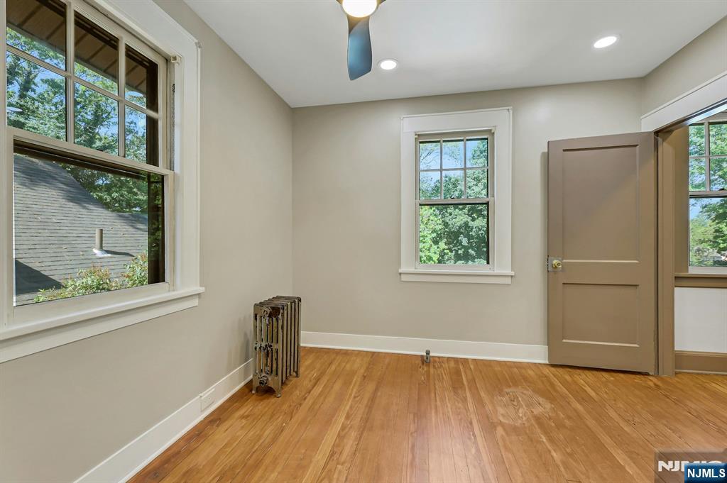 6 Colonial Court