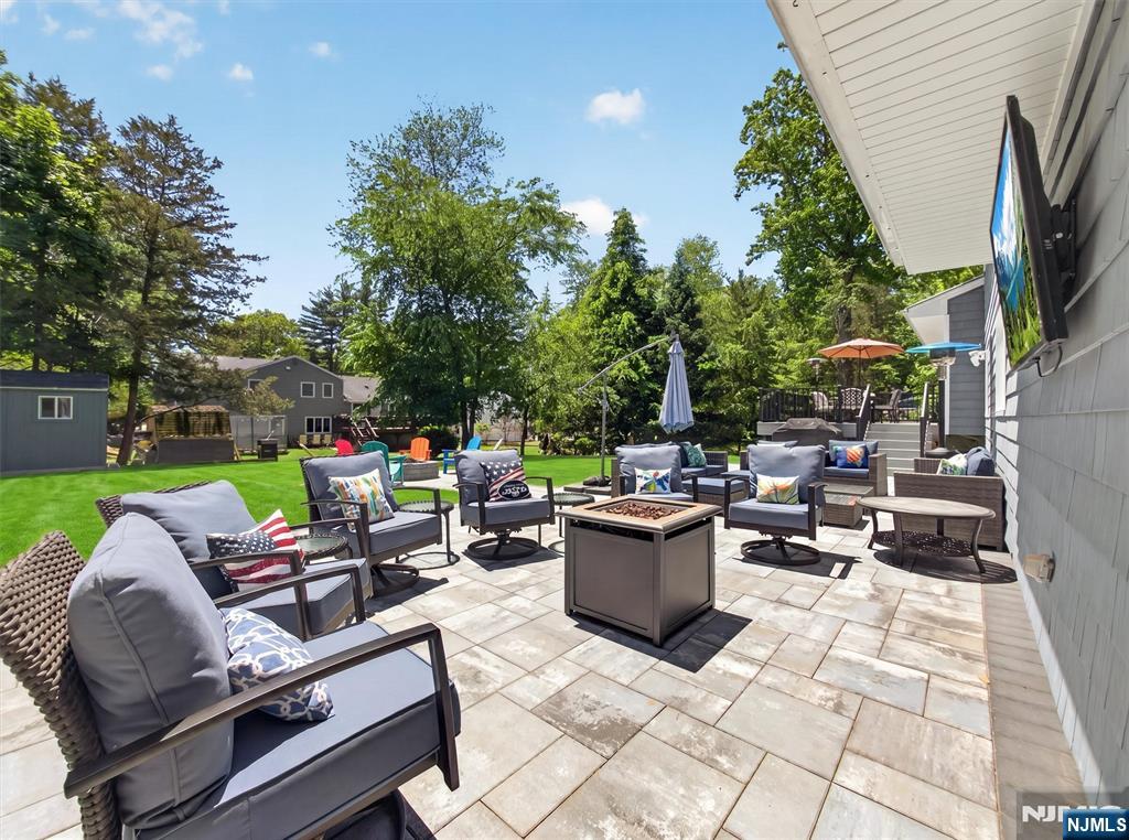 7 Willow Brook Road