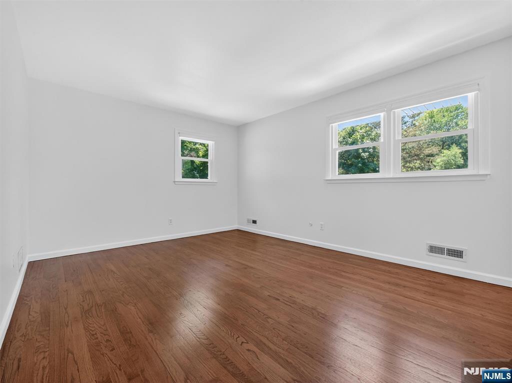 7 Willow Brook Road