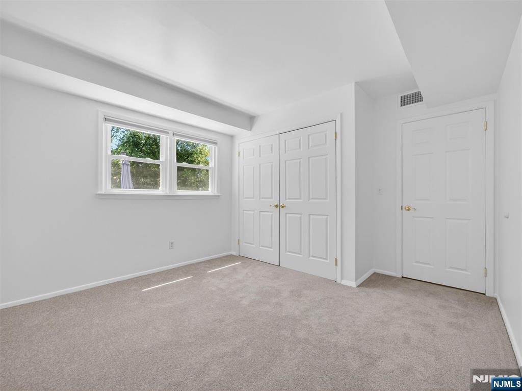7 Willow Brook Road