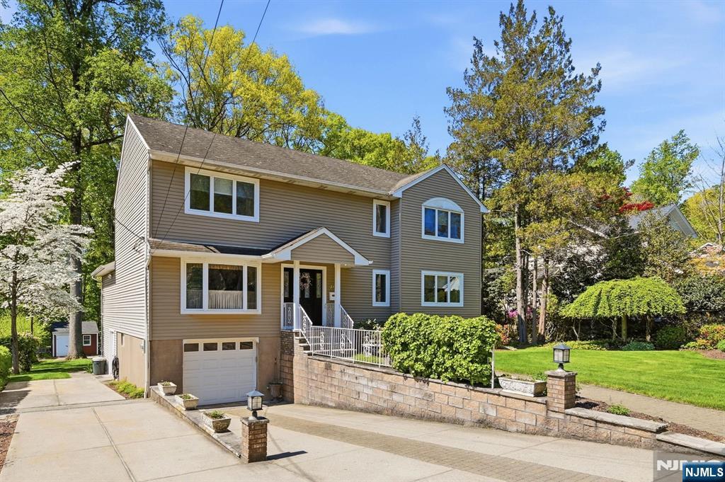 21 Lakeview Avenue