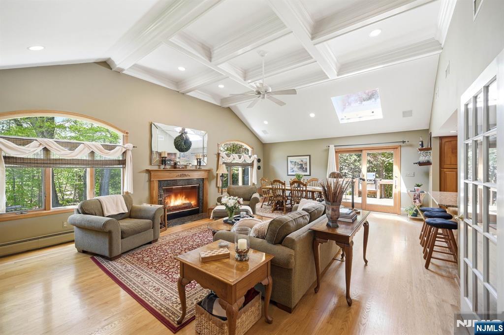 21 Lakeview Avenue
