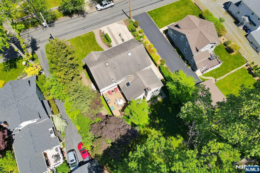 21 Lakeview Avenue