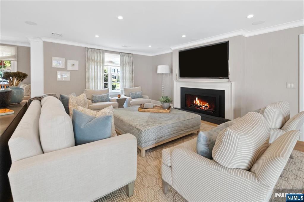 454 Hasbrouck Boulevard