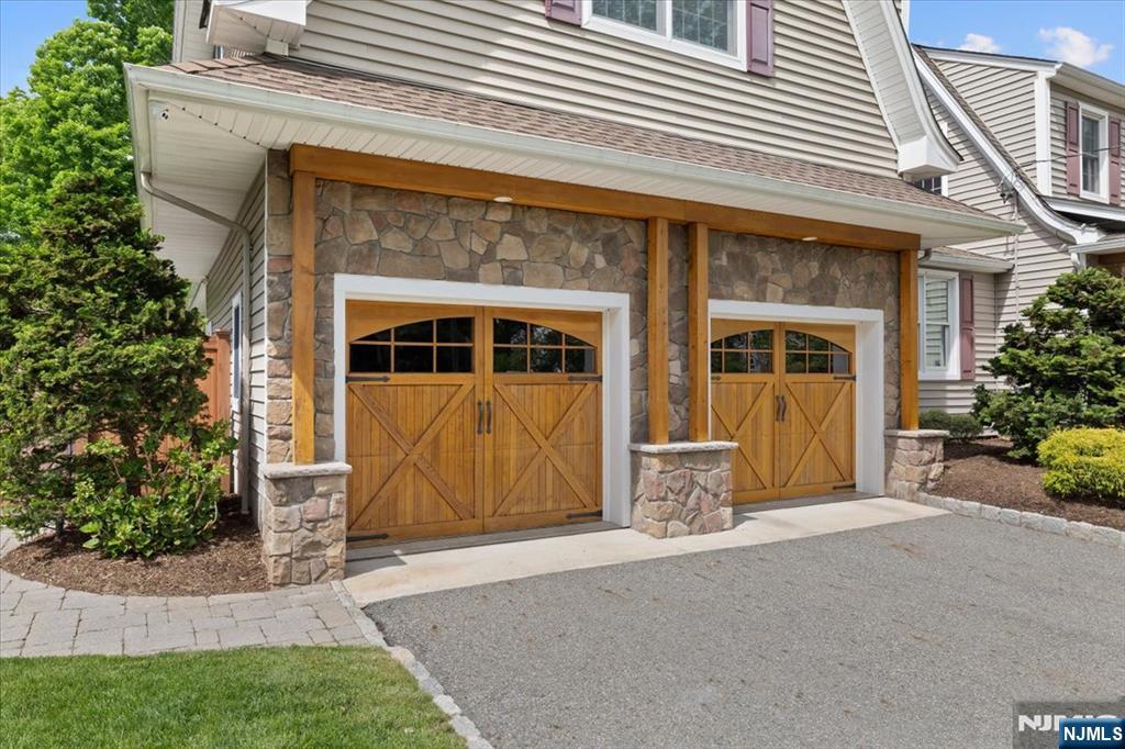 454 Hasbrouck Boulevard