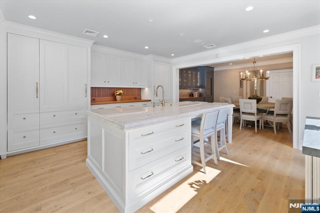 454 Hasbrouck Boulevard