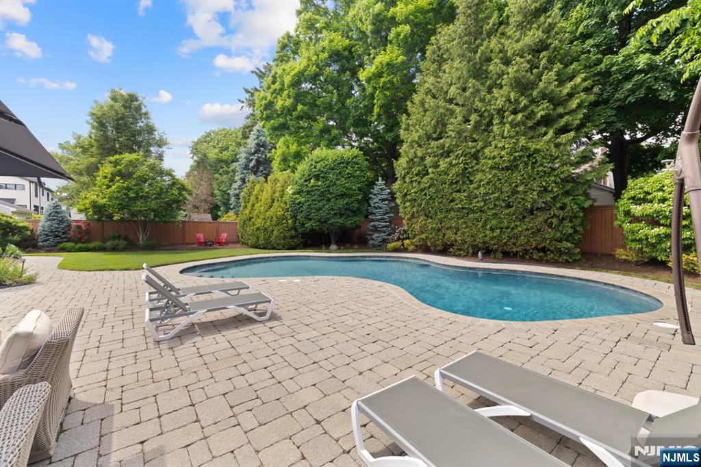 454 Hasbrouck Boulevard