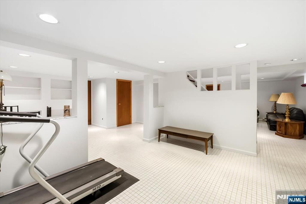 535 Summit