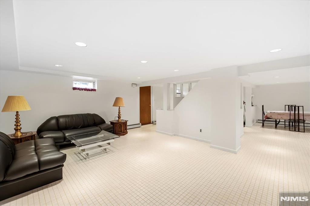 535 Summit