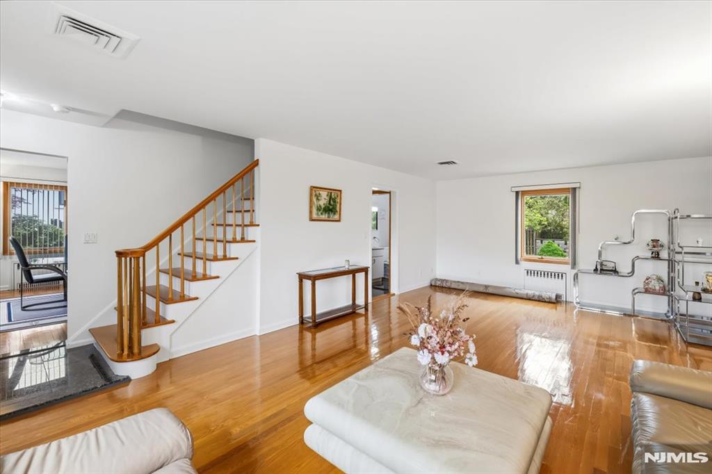 535 Summit