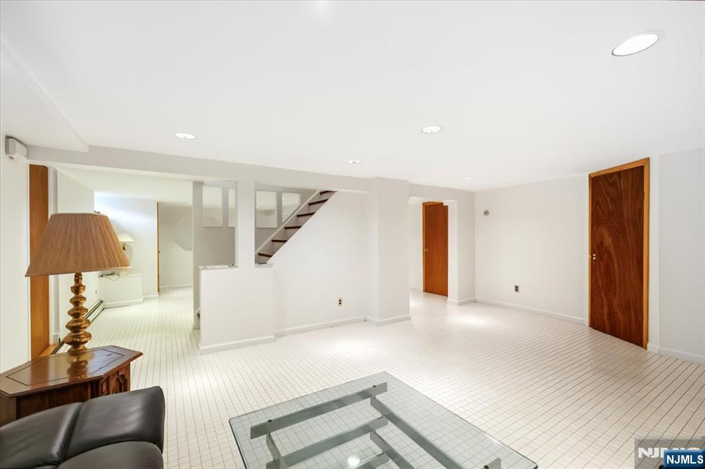 535 Summit