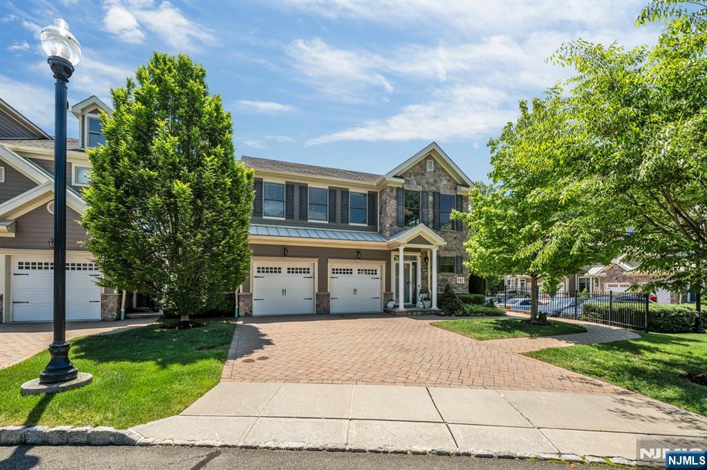 2308 Freeman Way