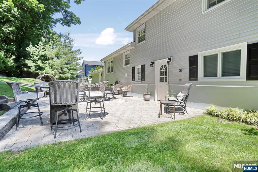 11 Henry Avenue