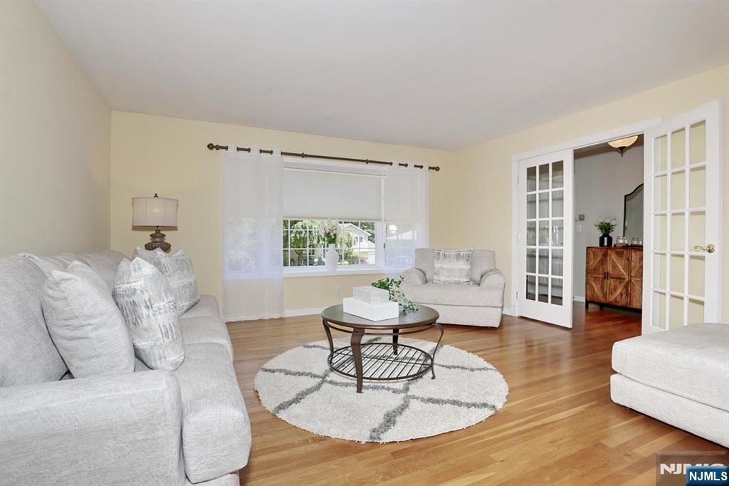11 Henry Avenue