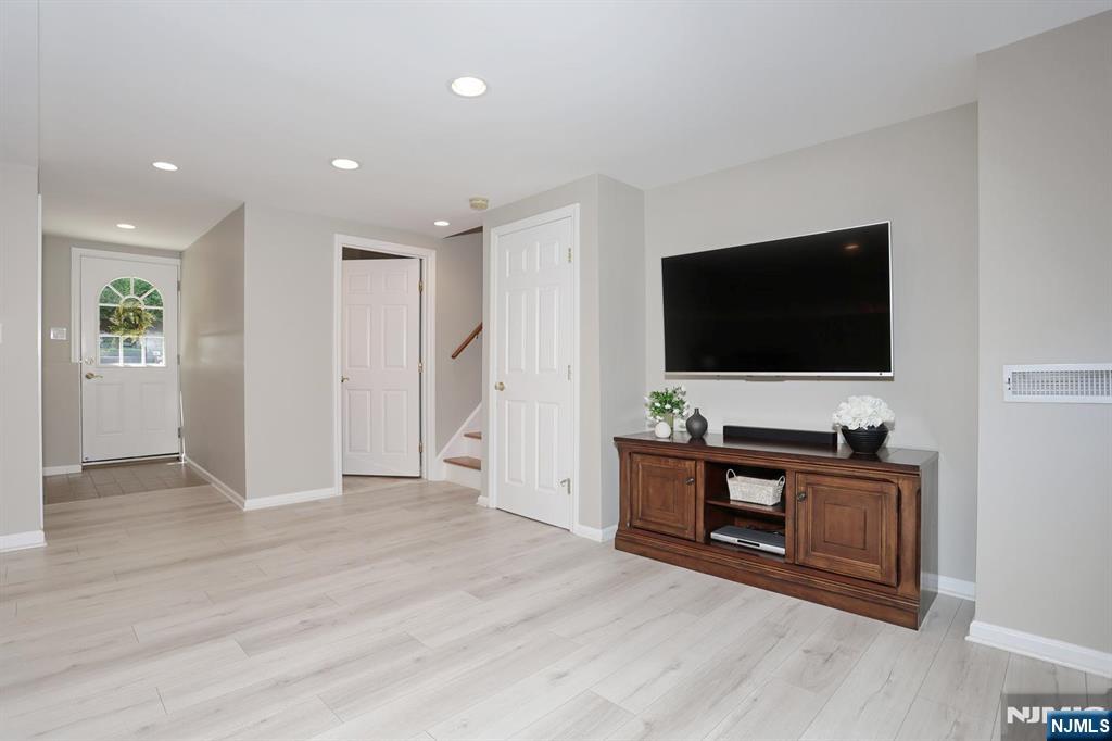 11 Henry Avenue