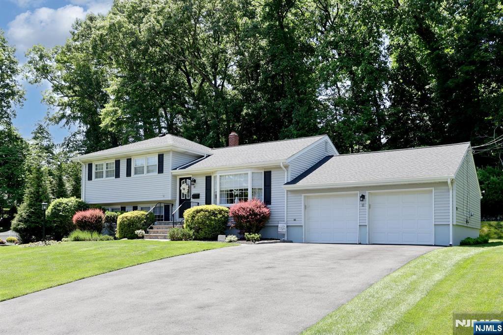 11 Henry Avenue