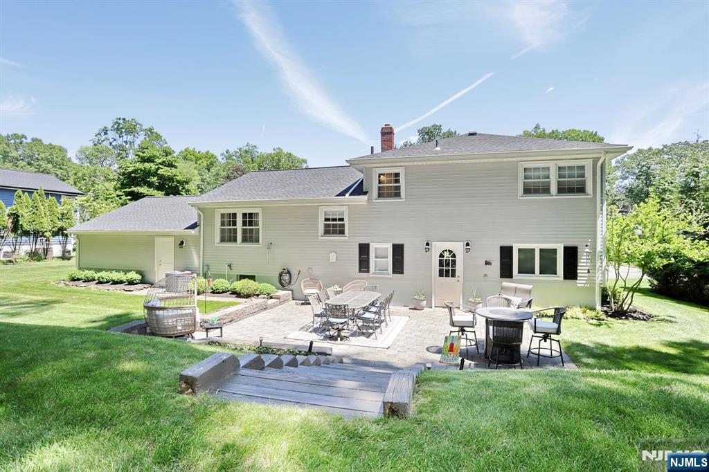 11 Henry Avenue