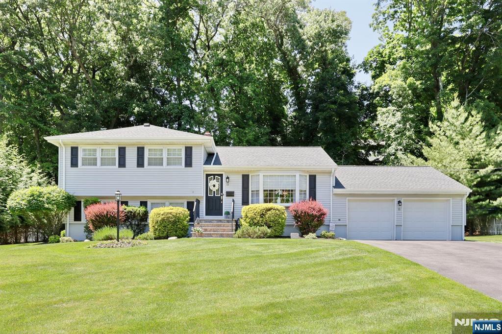 11 Henry Avenue