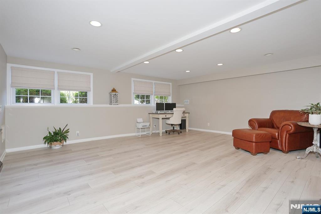 11 Henry Avenue