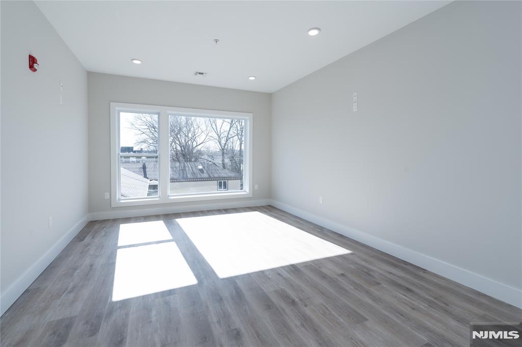 387 Park Street 302