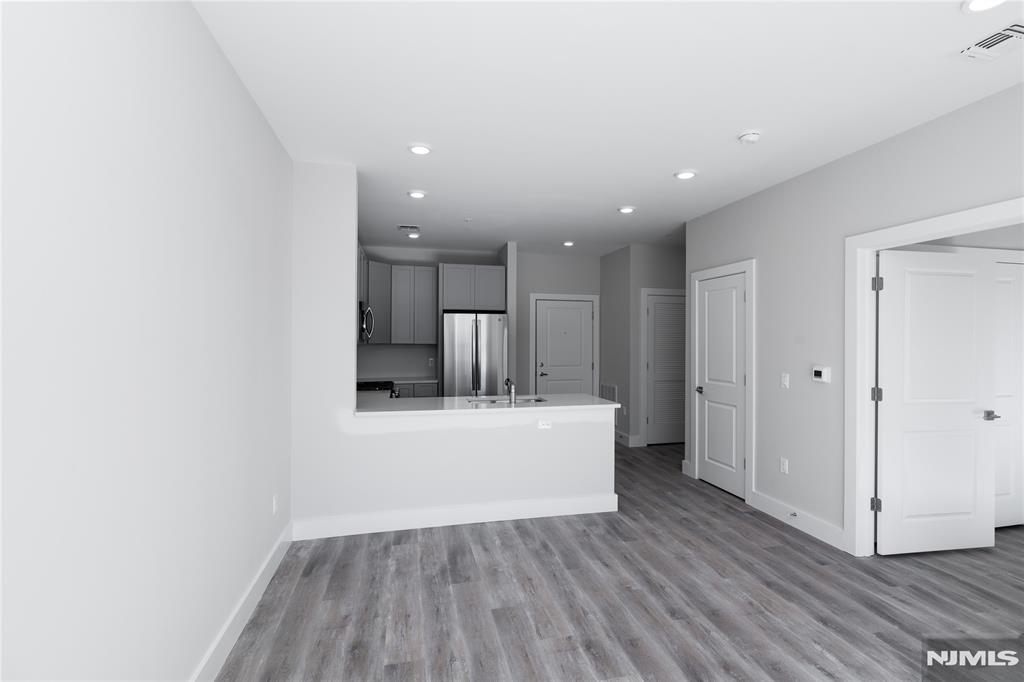 387 Park Street 302
