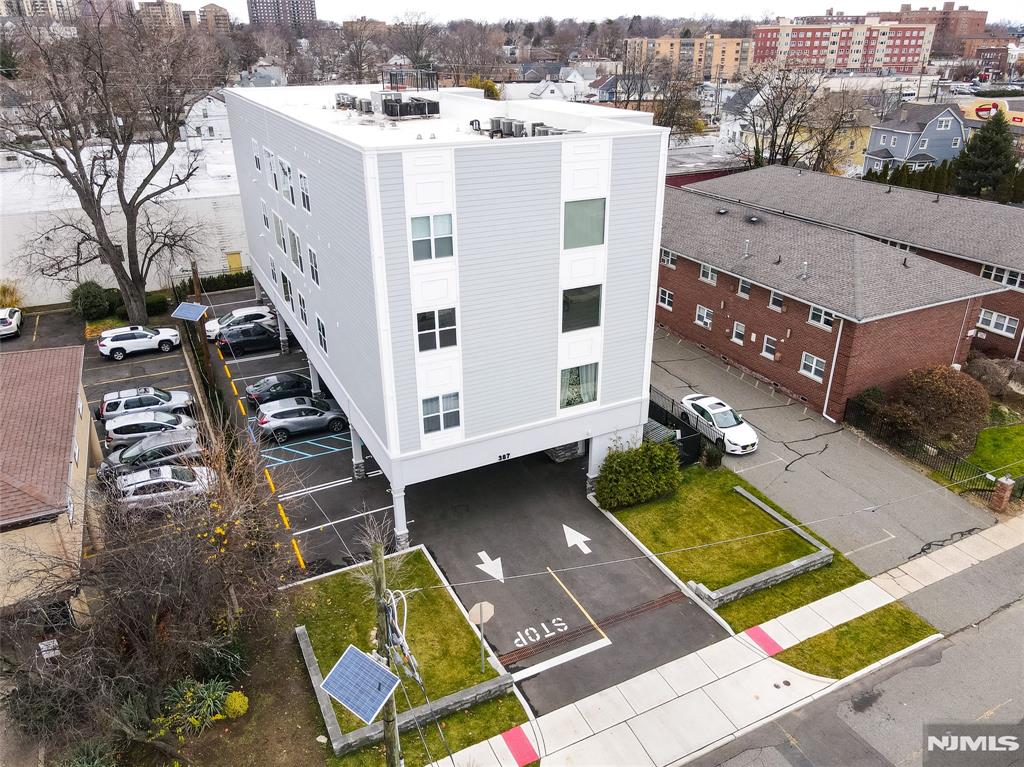 387 Park Street 302