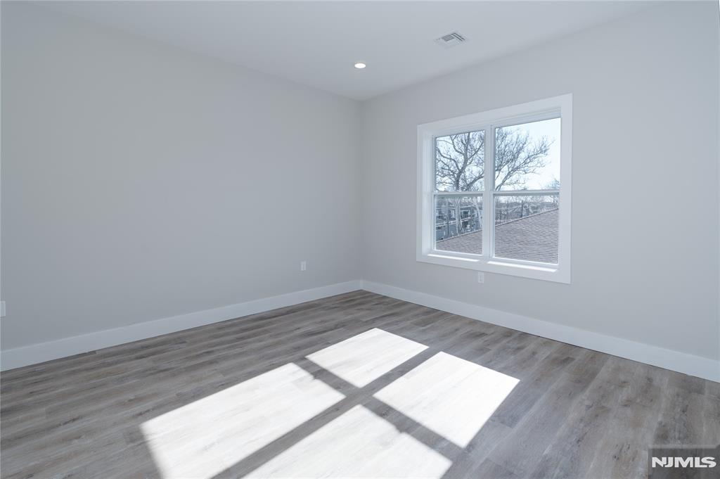 387 Park Street 302