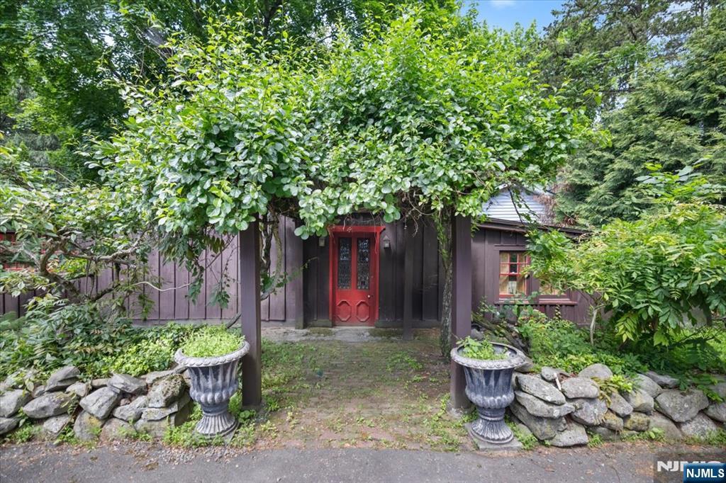 148 Spring Valley Road