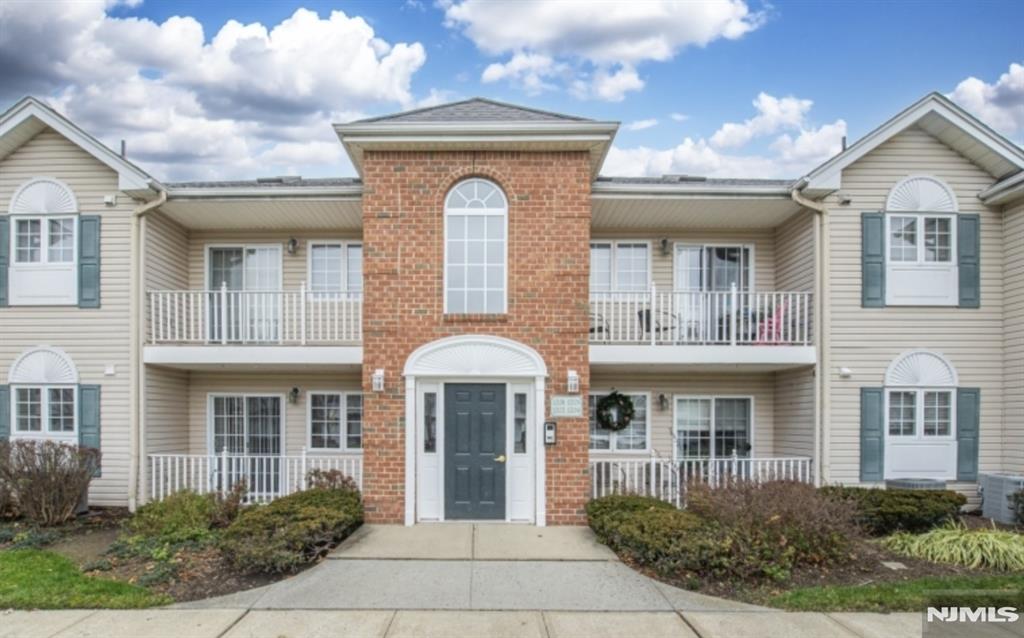 105 Roseland Avenue 304