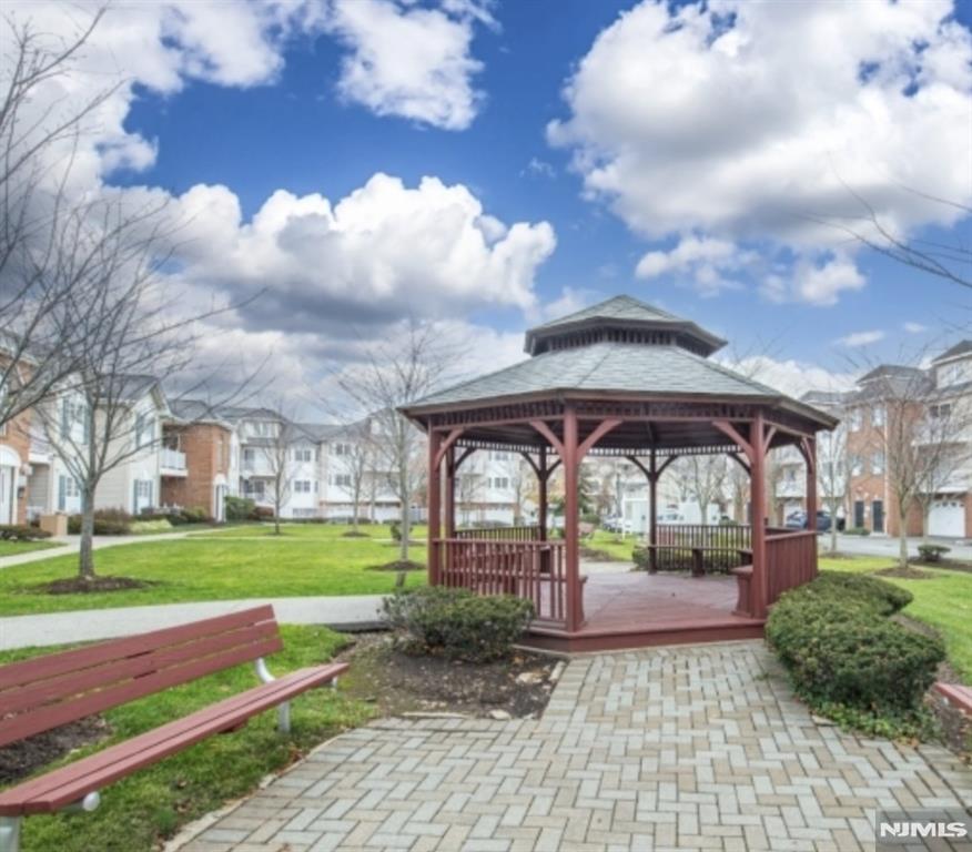 105 Roseland Avenue 304