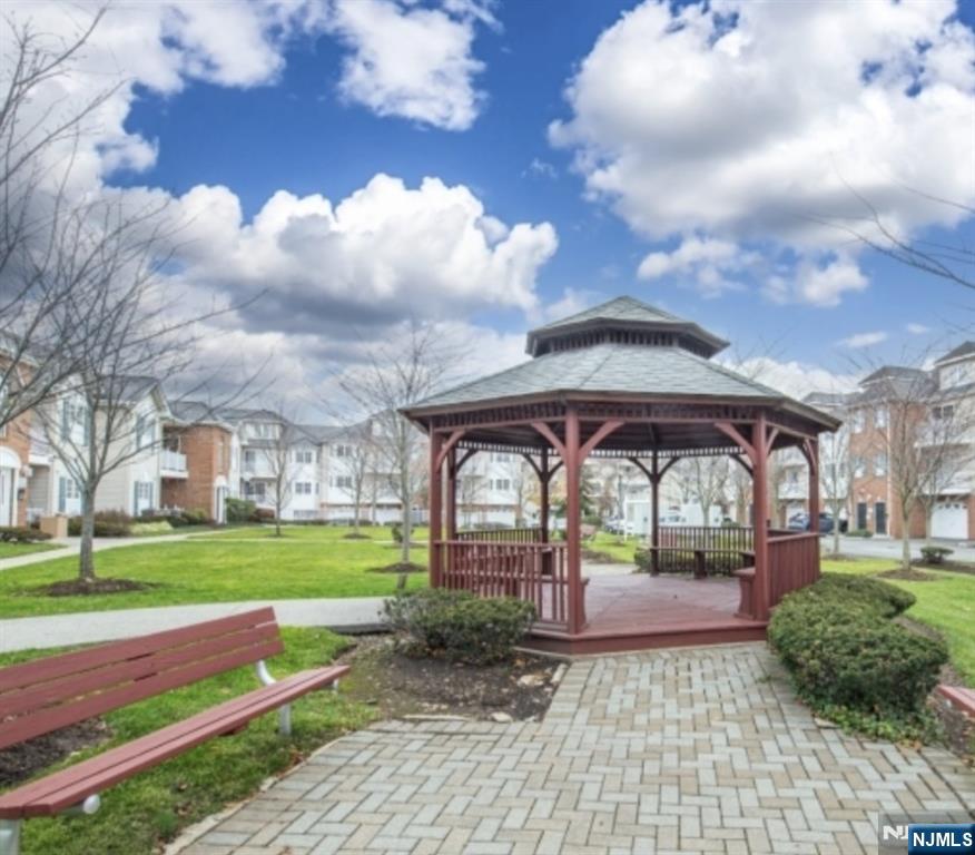 105 Roseland Avenue 304
