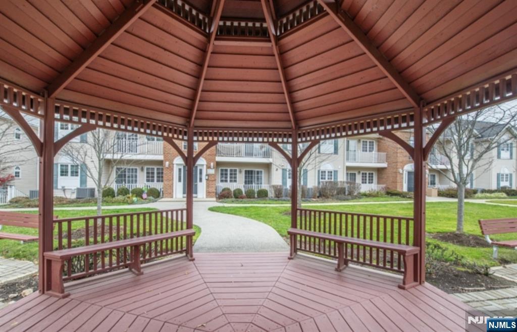 105 Roseland Avenue 304