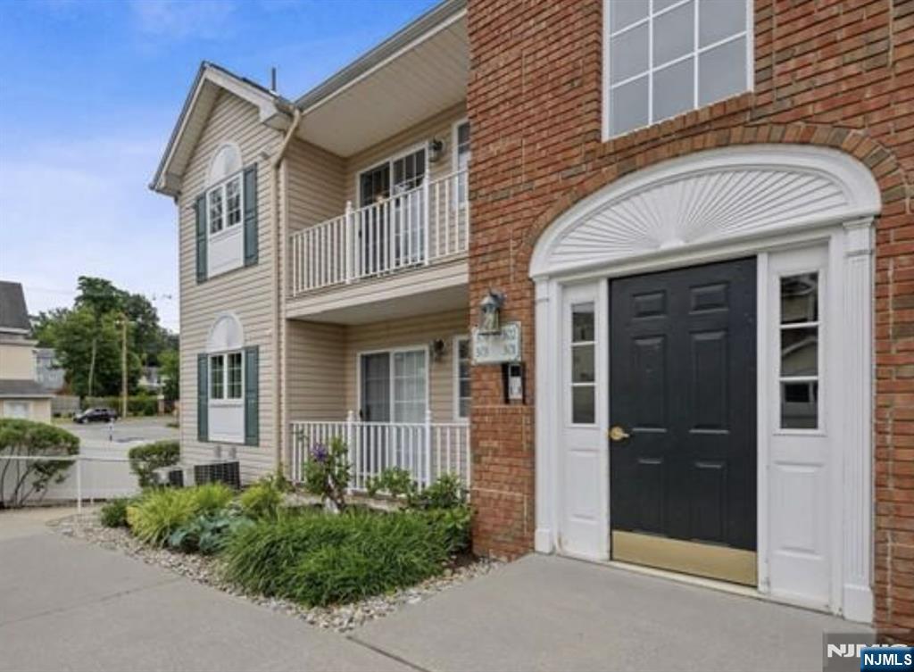 105 Roseland Avenue 304
