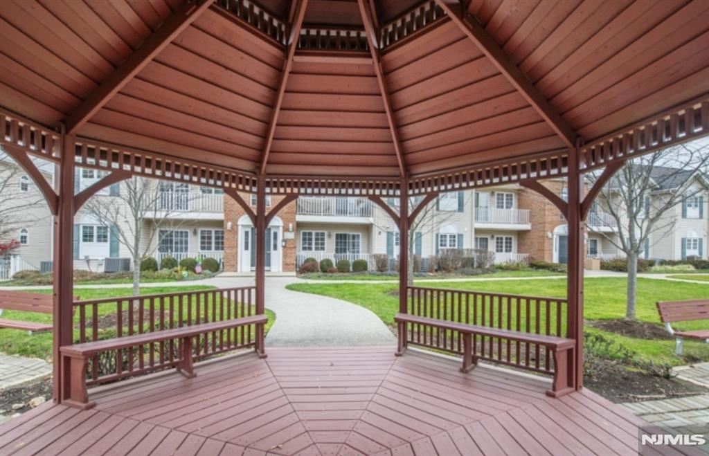105 Roseland Avenue 304