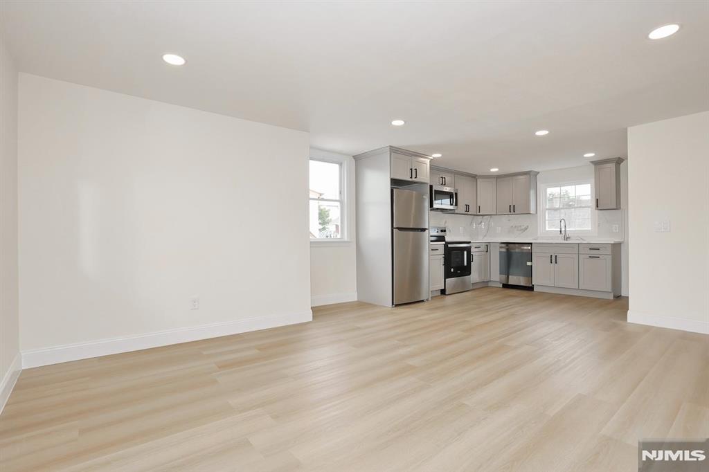 22 Falmouth Avenue 2