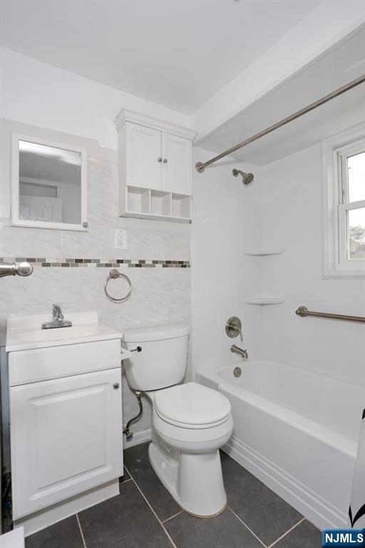 22 Falmouth Avenue 2