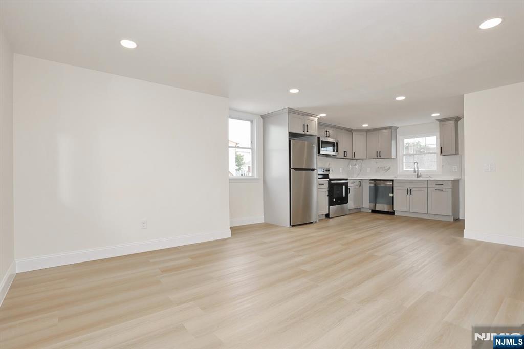 22 Falmouth Avenue 2