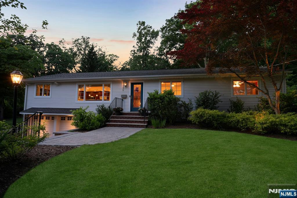 195 Overlook Place