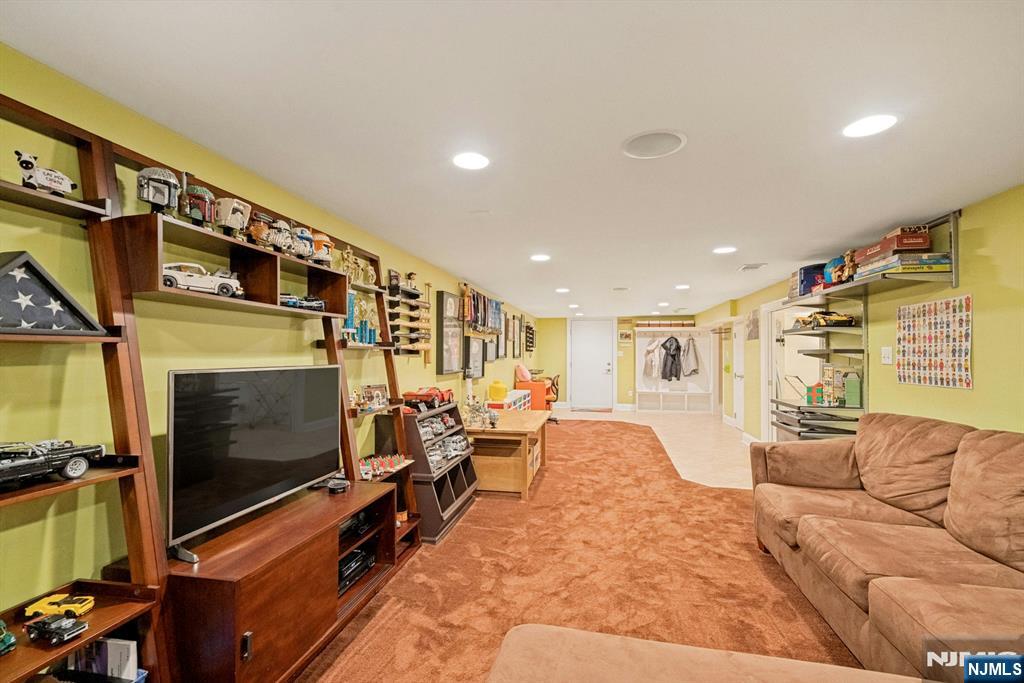 195 Overlook Place
