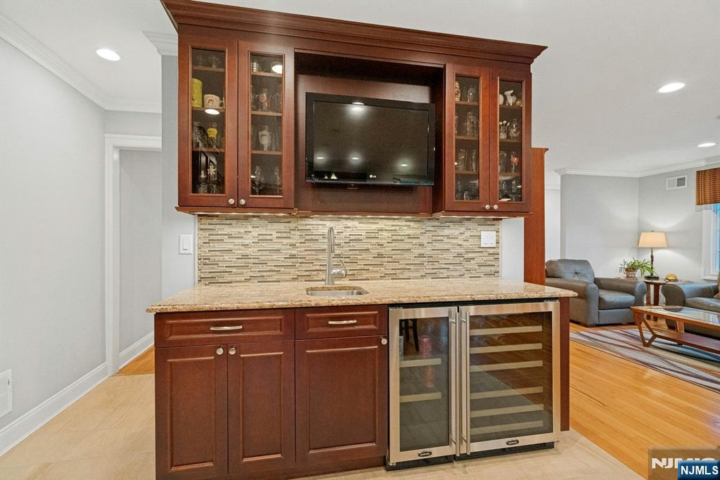195 Overlook Place