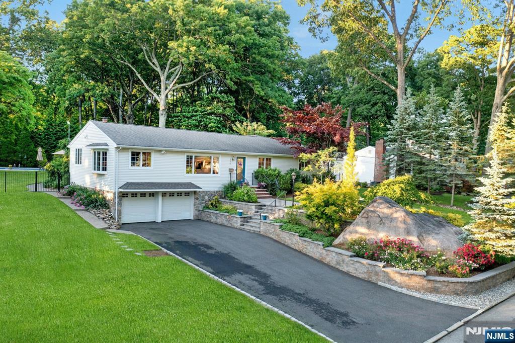 195 Overlook Place