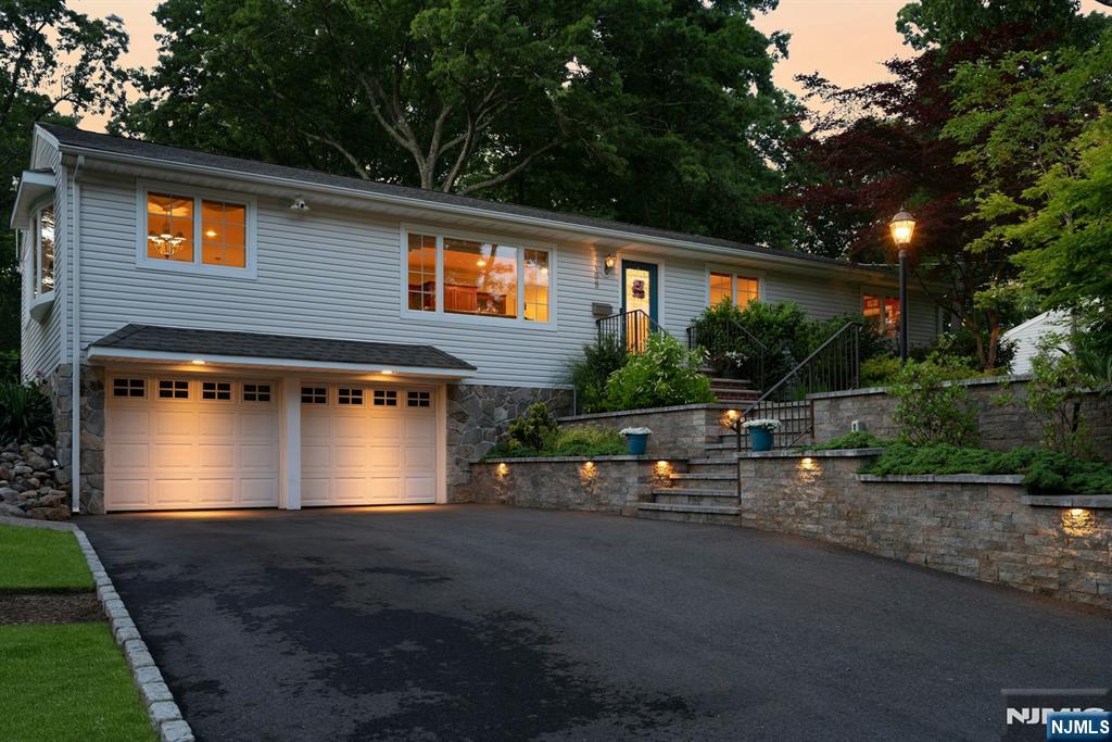 195 Overlook Place