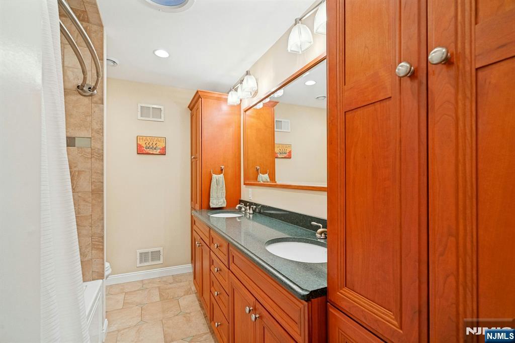 195 Overlook Place