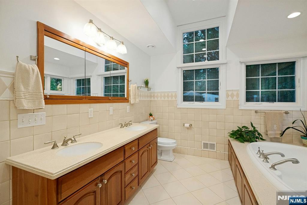 195 Overlook Place