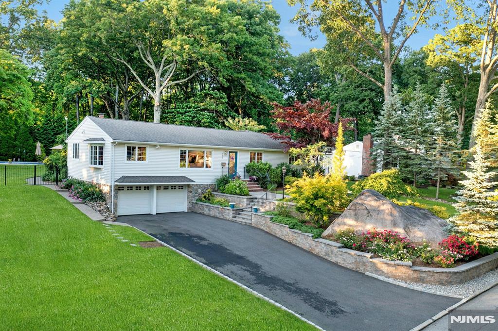 195 Overlook Place