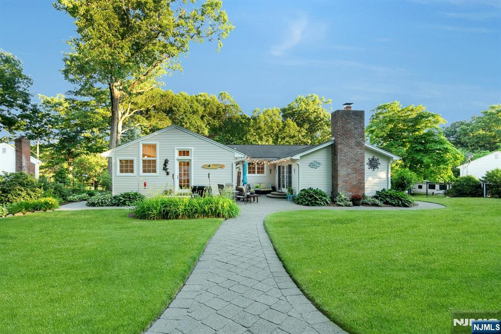 195 Overlook Place
