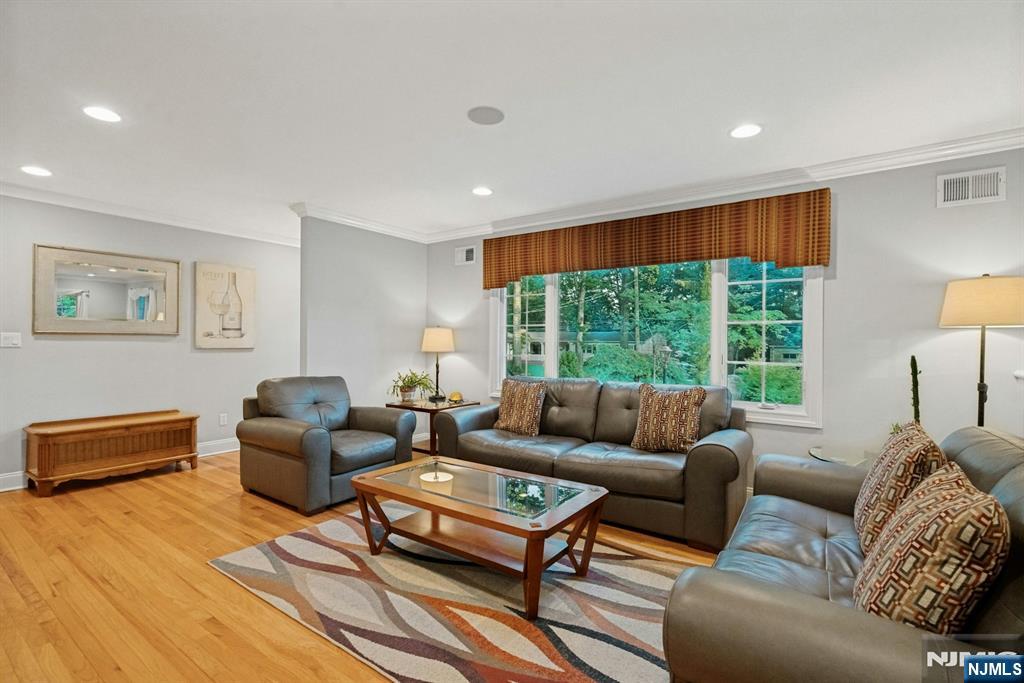 195 Overlook Place
