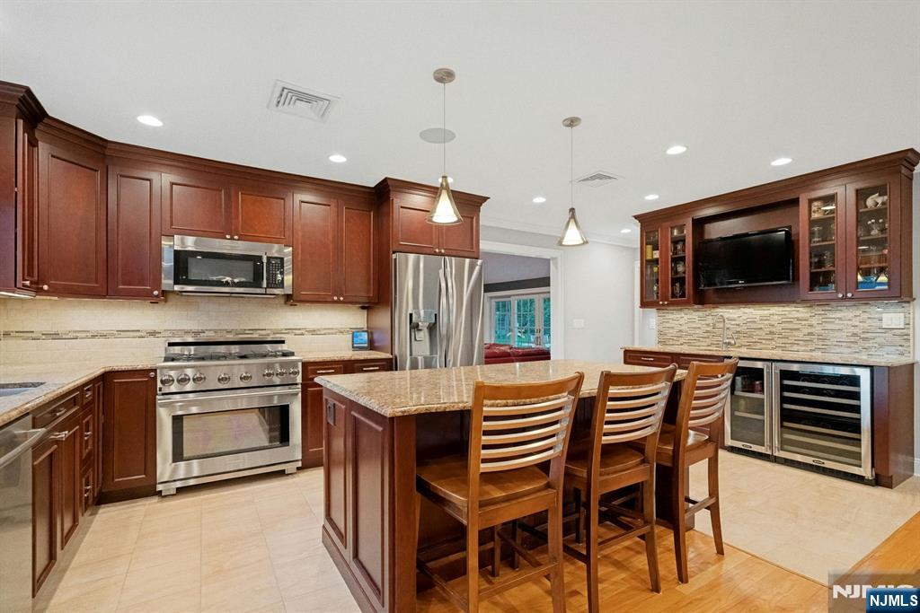 195 Overlook Place