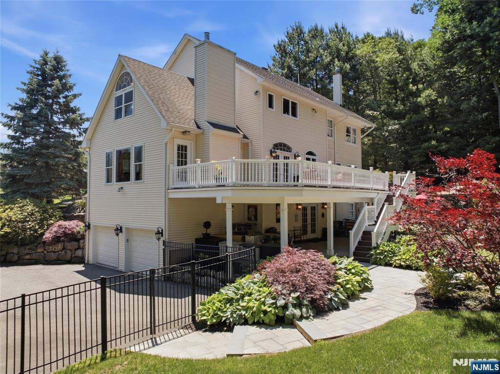 525 Kings Point Trail