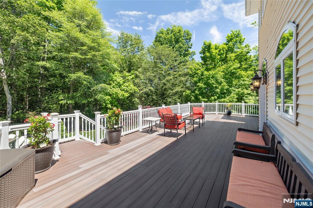 525 Kings Point Trail